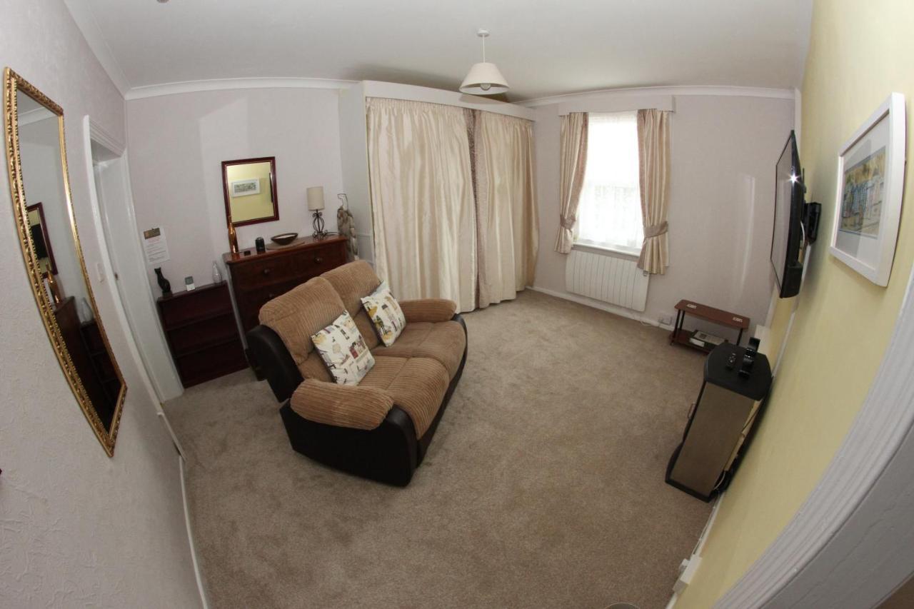 Parterre Holiday Apartments Sandown Zewnętrze zdjęcie